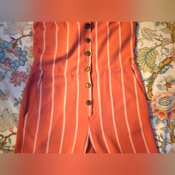 Gap Capri jumpsuit with open back - Picture 3 of 5